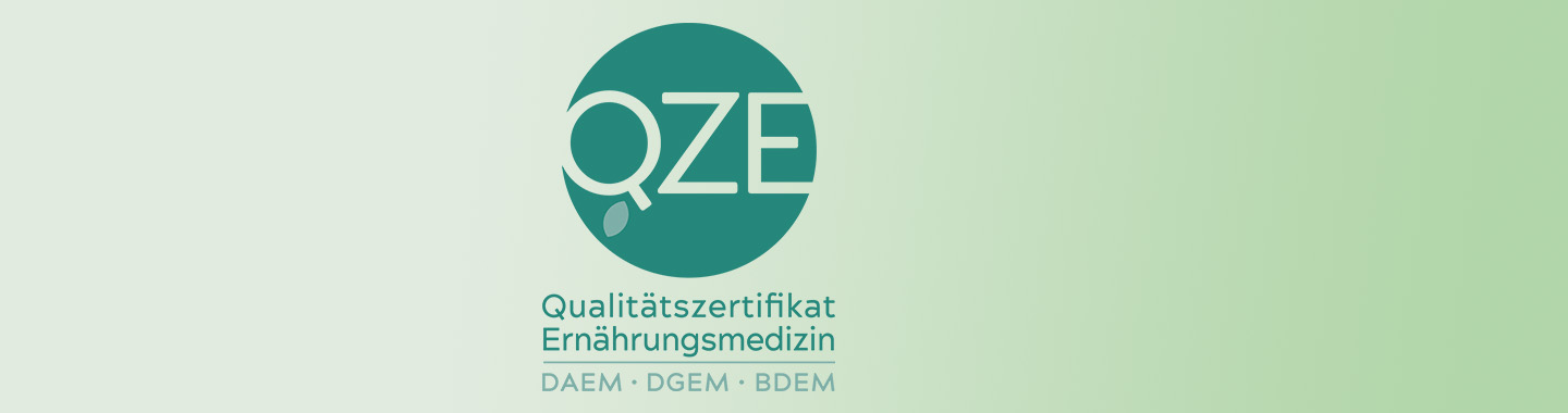 Logo des QZE Qualitätszertifikats Ernährungsmedizin